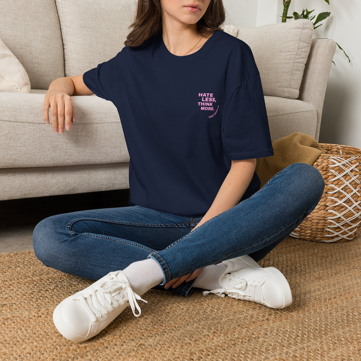 HATE LESS, THINK MORE. – UNISEX Statement-Shirt