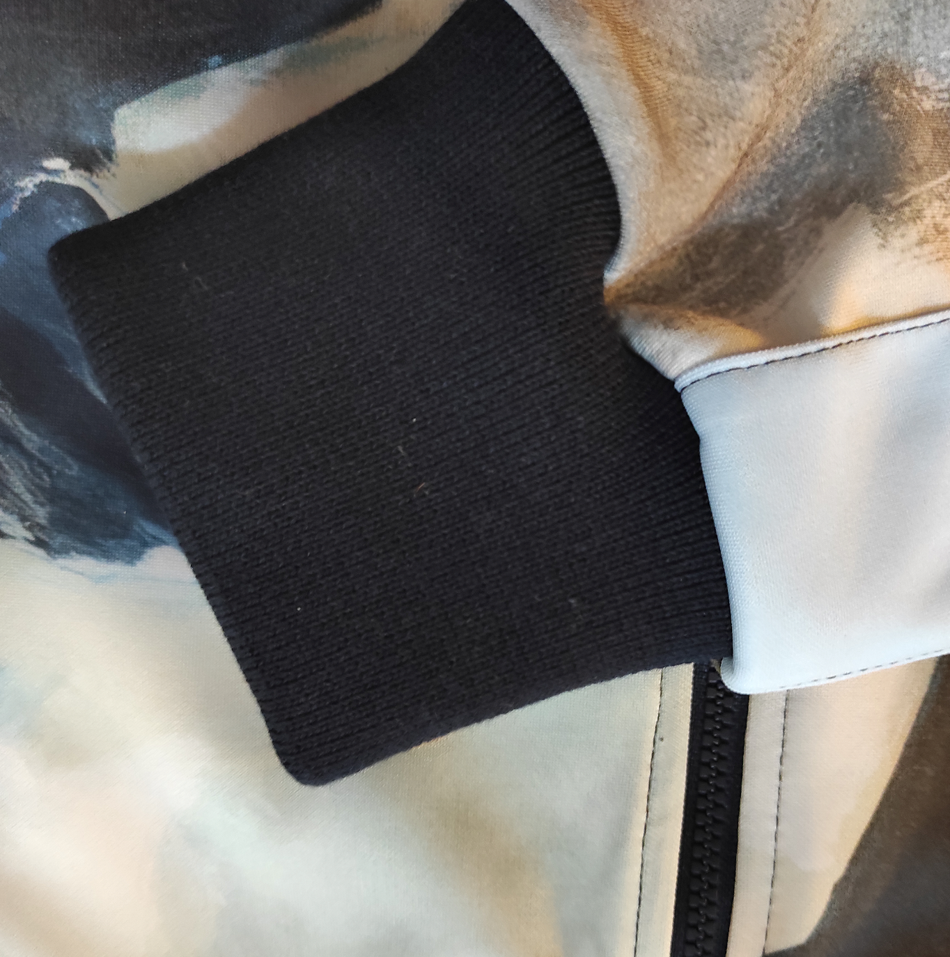 Desinger Trainingsjacke – Kunstwerk WELTENKINDER – Limitierte Edition /50