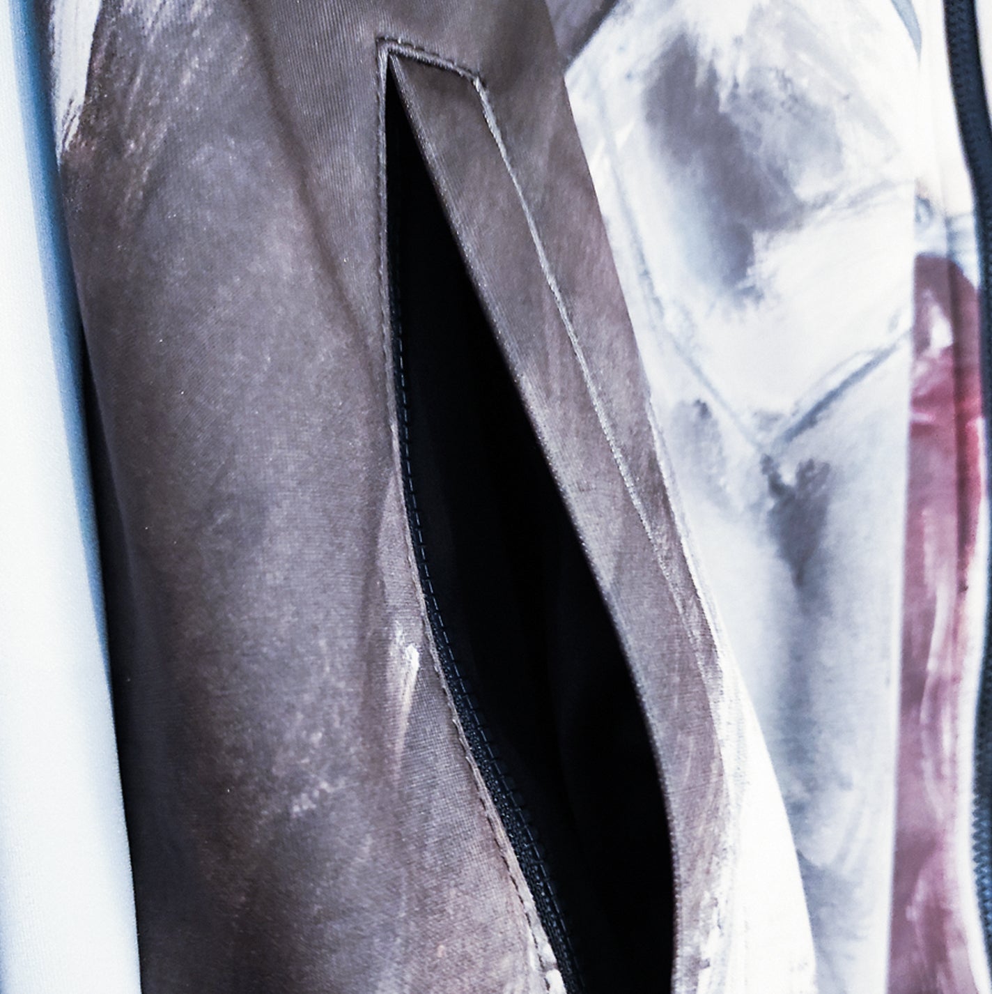 Desinger Trainingsjacke – Kunstwerk WELTENKINDER – Limitierte Edition /50